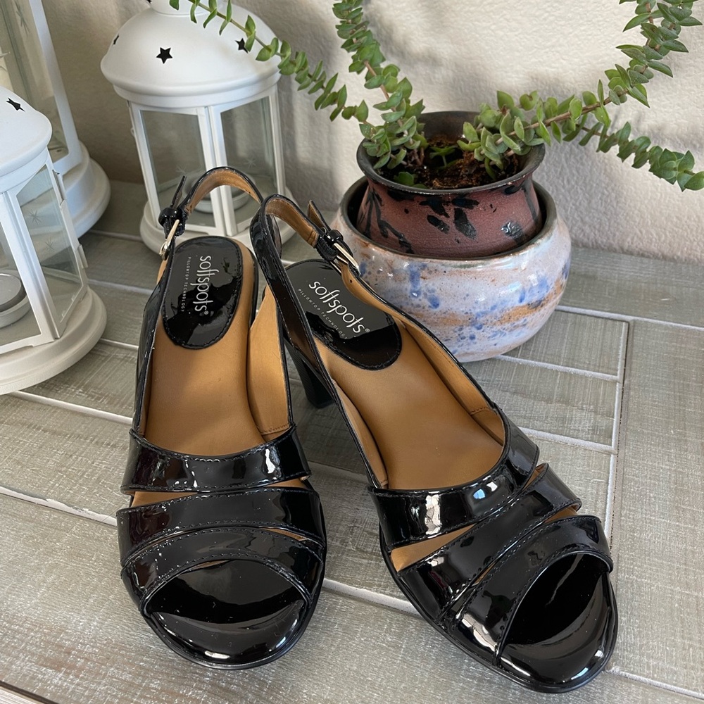 NWOT Beautiful Black Patented Softspotts